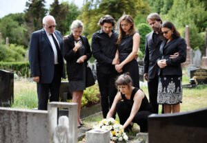Funeral tradicional: organização e despedida respeitosa