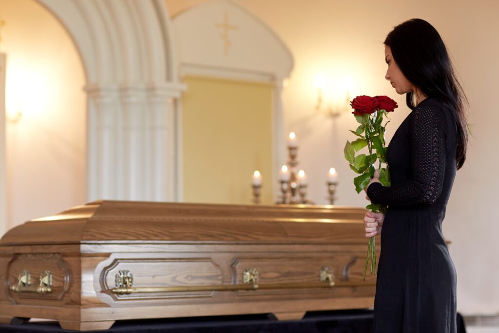 A escolha entre os tipos de funeral deve considerar os desejos da família, as crenças envolvidas e as condições financeiras. Além disso, respeitar a vontade expressa pelo falecido, quando houver, é essencial. Portanto, conversar com uma funerária de confiança ajuda a esclarecer dúvidas e entender cada opção disponível. Caso precise de orientação ou queira saber mais detalhes, entre em contato pelo WhatsApp e receba atendimento com respeito e acolhimento neste momento.